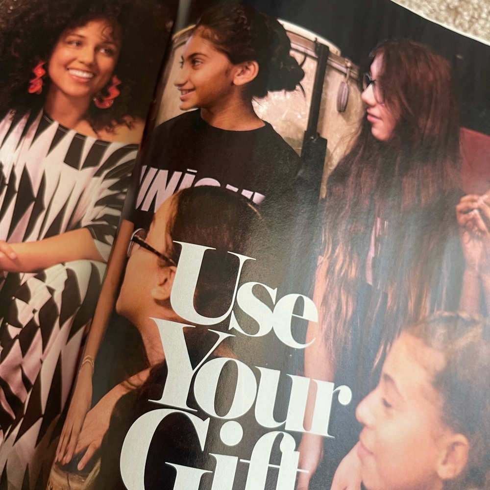 Glamour Magazine Collection - Picture 7 of 9